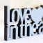 3D-Schriftzug Love is in the air