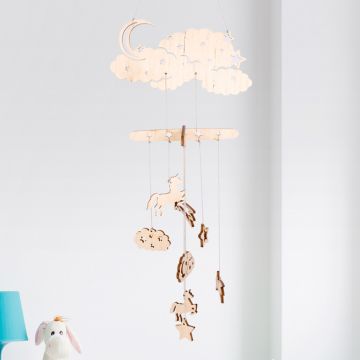 Mobile Einhörner aus Holz