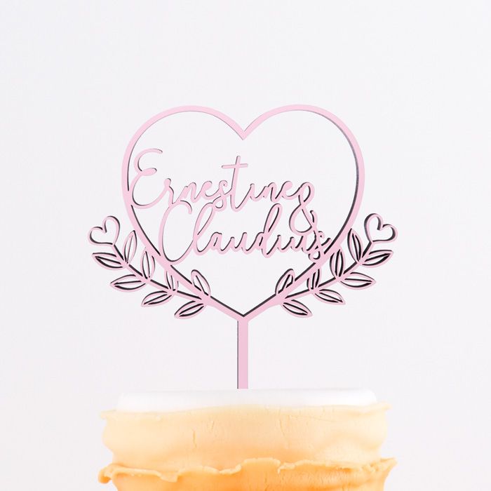 Cake Topper mit Namen im Schnörkelherz main product photo